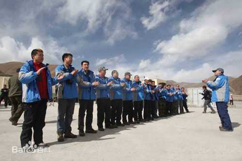 李连杰(Jet Li)在玉树前后照片