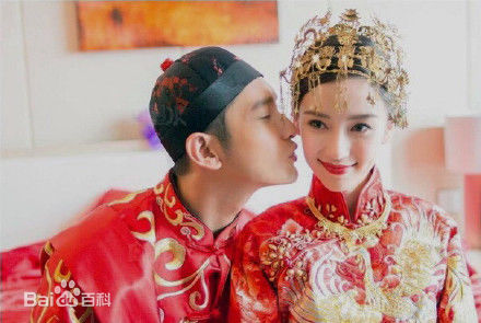 杨颖(Angelababy)中式礼服及结婚证照图册