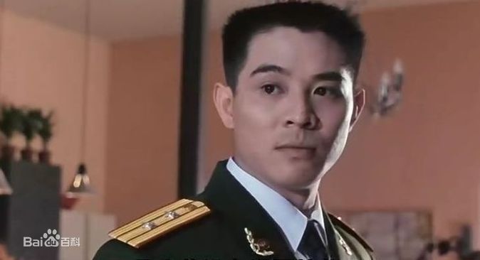李连杰(Jet Li)军装前后照片