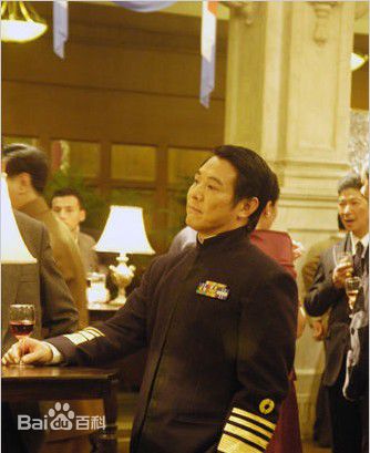 李连杰(Jet Li)军装前后照片