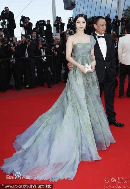 范冰冰(Fan Bingbing)出席第63届戛纳电影节前后照片