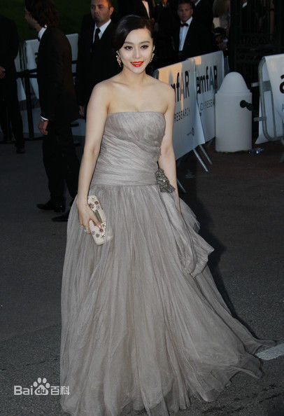 范冰冰(Fan Bingbing)出席第63届戛纳电影节前后照片