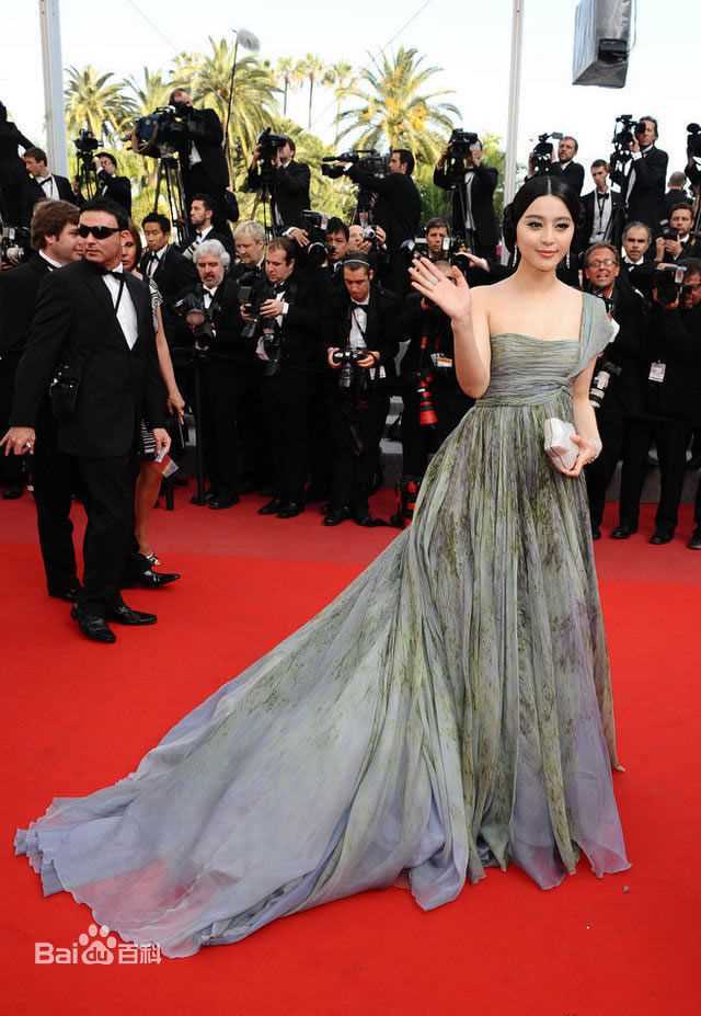 范冰冰(Fan Bingbing)出席第63届戛纳电影节前后照片