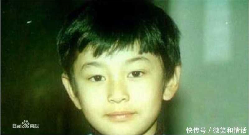 黄晓明(Huang Xiaoming)全家福照以及童年照前后照片