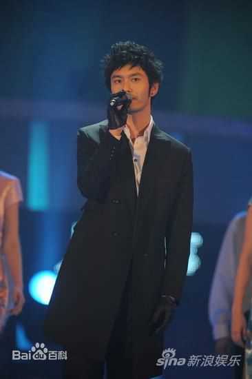 黄晓明(Huang Xiaoming)表演现场壁纸壁纸