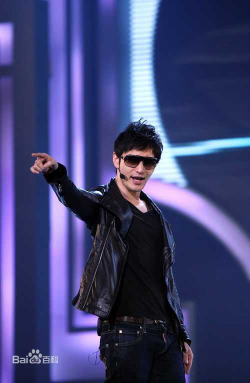 黄晓明(Huang Xiaoming)表演现场壁纸壁纸