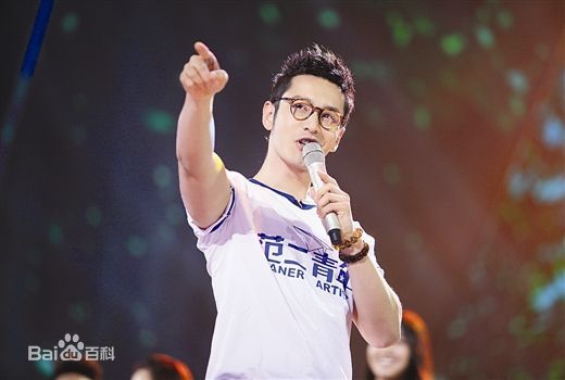 黄晓明(Huang Xiaoming)表演现场壁纸壁纸