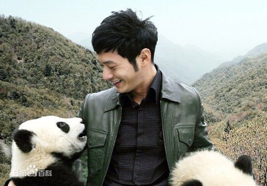黄晓明(Huang Xiaoming)参加公益活动性感图片图集