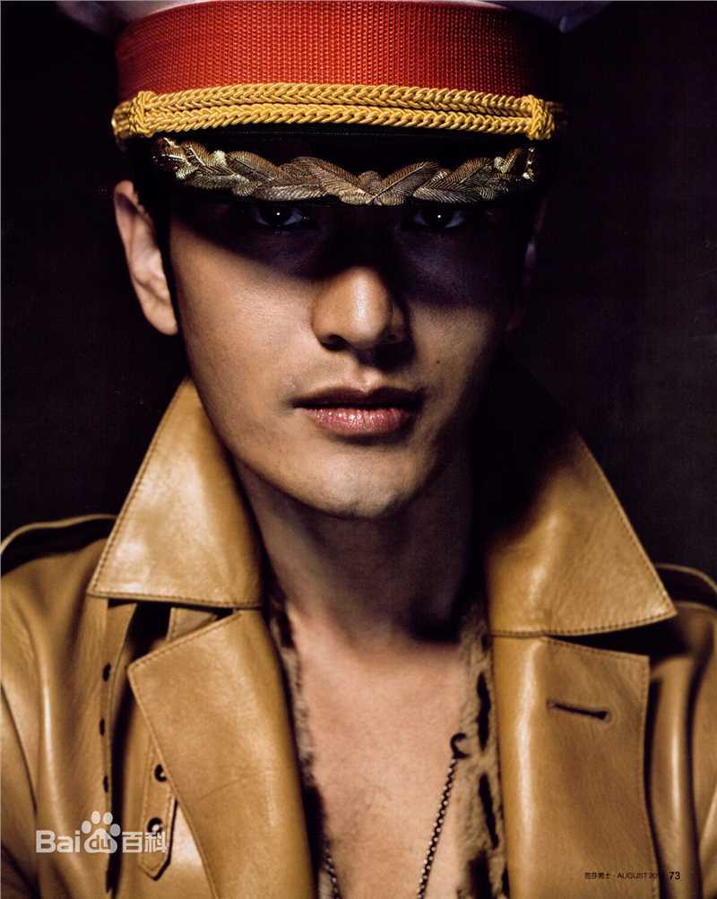 高清黄晓明(Huang Xiaoming)在2010《时尚芭莎》中的图集