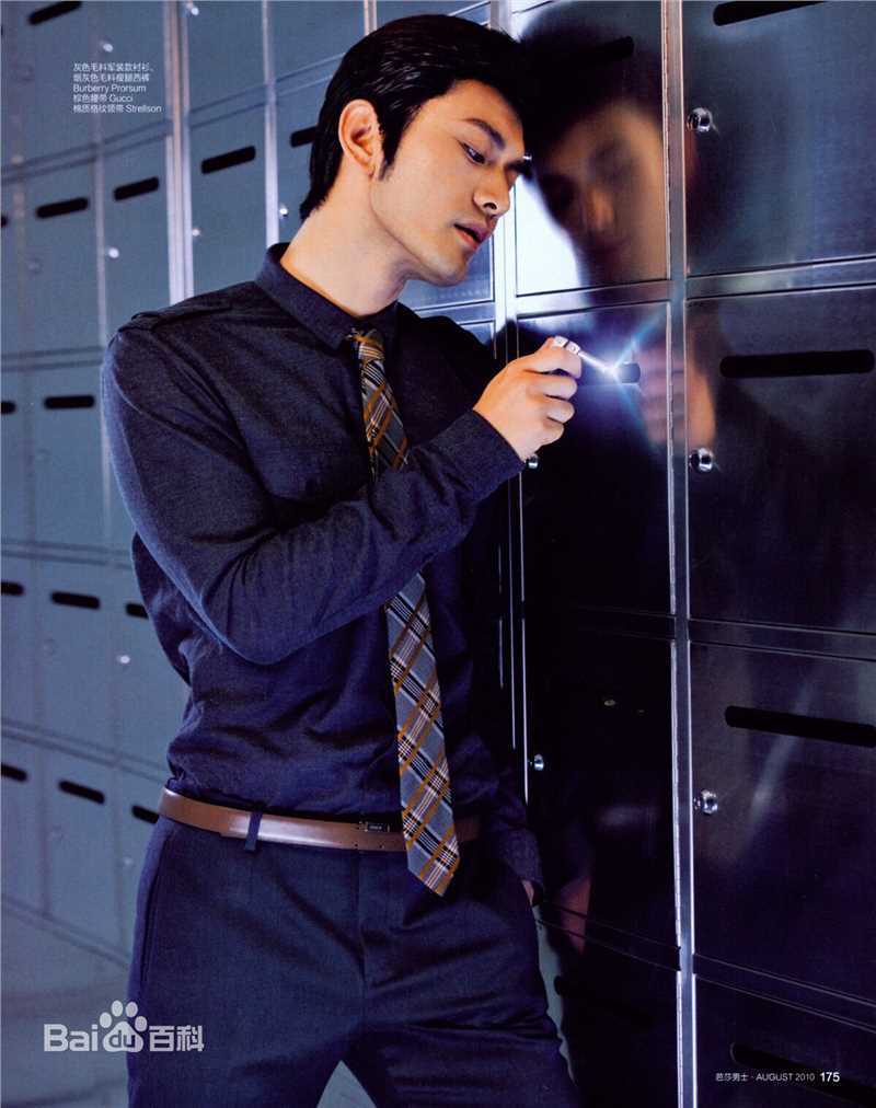 高清黄晓明(Huang Xiaoming)在2010《时尚芭莎》中的图集