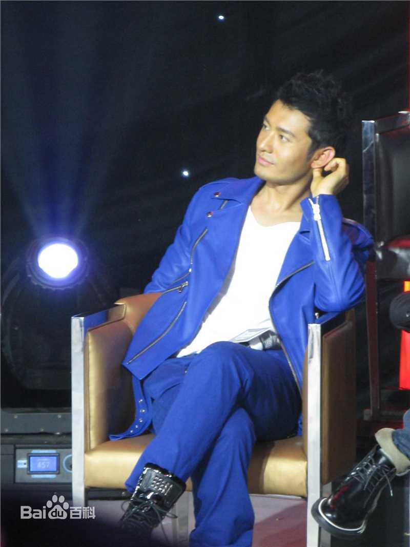 最新黄晓明(Huang Xiaoming)在2012《匹夫盛典》中的壁纸