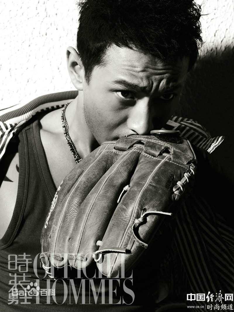 精选黄晓明(Huang Xiaoming)在2012《时装男士OFFICIEL HOMMES》中的图册