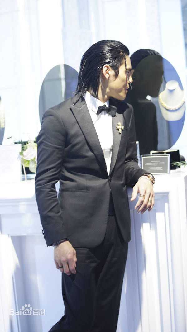 向佐(Jacky)最全黑西装壁纸