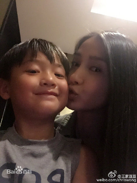 杨颖(Angelababy)生活时刻图片图册