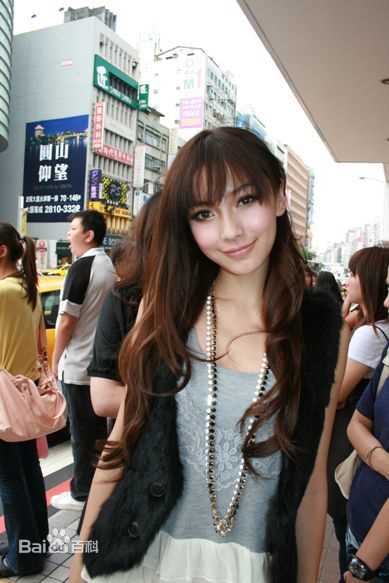 杨颖(Angelababy)微博+闺蜜前后照片