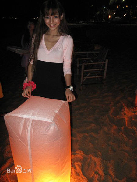 杨颖(Angelababy)微博+闺蜜前后照片