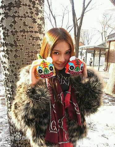 杨颖(Angelababy)微博+闺蜜前后照片