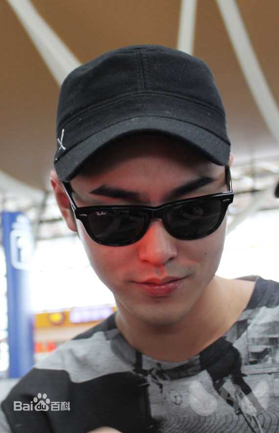 阮经天(Ethan Juan)2010Dior新品发布会素颜照相册