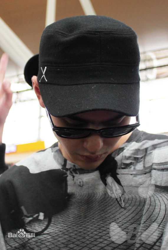 阮经天(Ethan Juan)2010Dior新品发布会素颜照相册