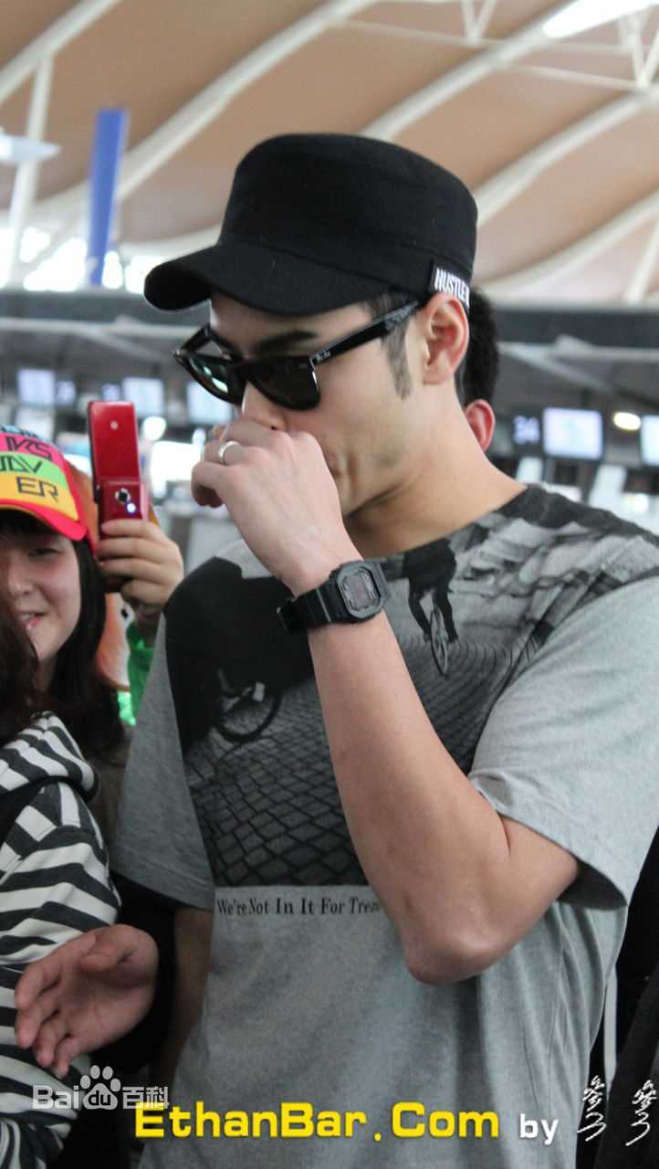 阮经天(Ethan Juan)2010Dior新品发布会素颜照相册