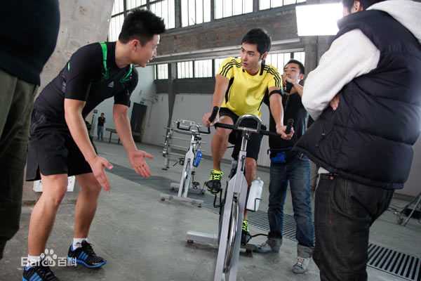 阮经天(Ethan Juan)2010阿迪达斯男子训练系列图片图集