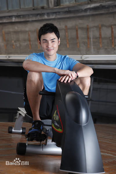 阮经天(Ethan Juan)2010阿迪达斯男子训练系列图片图集