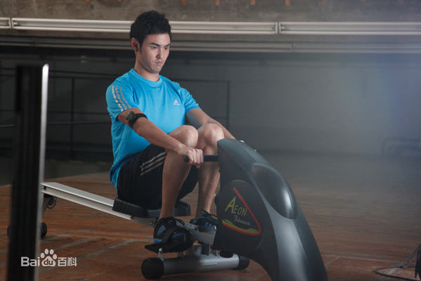 阮经天(Ethan Juan)2010阿迪达斯男子训练系列图片图集