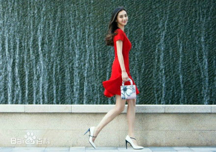 杨颖(Angelababy)街拍时刻图片图集