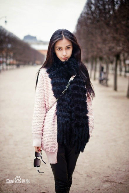 杨颖(Angelababy)街拍时刻图片图集