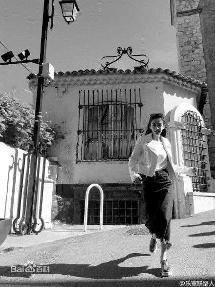 杨颖(Angelababy)街拍时刻图片图集