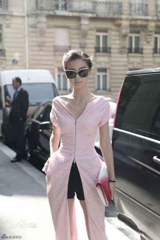 杨颖(Angelababy)街拍时刻图片图集