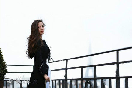 杨颖(Angelababy)街拍时刻图片图集