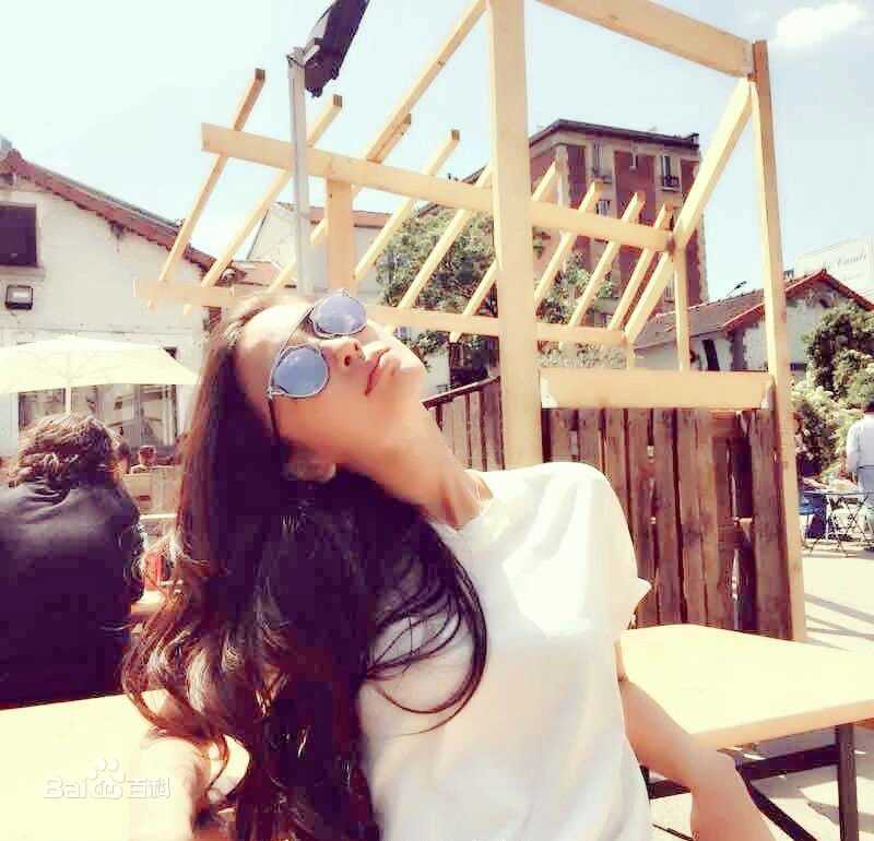 杨颖(Angelababy)街拍时刻图片图集