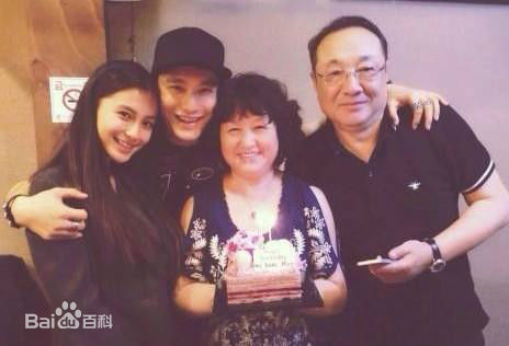 杨颖(Angelababy)baby黄晓明前后照片