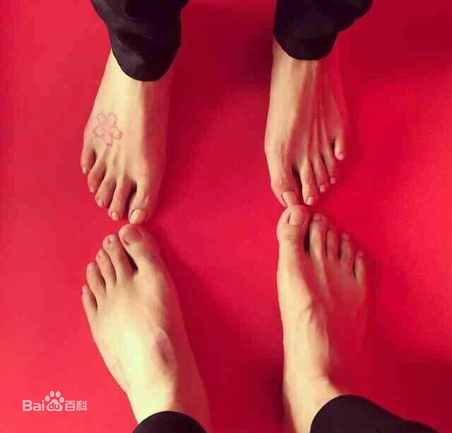 杨颖(Angelababy)baby黄晓明前后照片