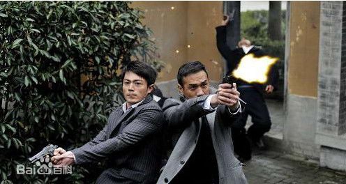 黄觉(Jue Huang)在2010年《唐琅探案》饰谢天鸿中的