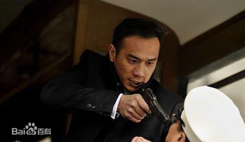 黄觉(Jue Huang)在2010年《唐琅探案》饰谢天鸿中的