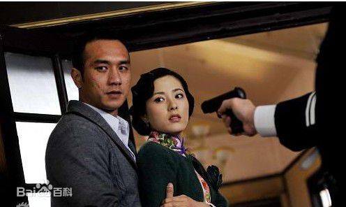 黄觉(Jue Huang)在2010年《唐琅探案》饰谢天鸿中的