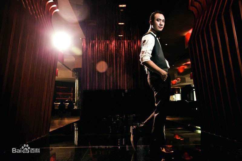 最新黄觉(Jue Huang)壁纸