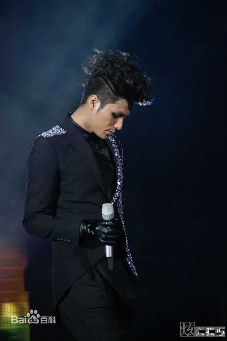 最全陈坤(Chen Kun / Aloys Chen)在《谜ME》生日演唱会中的壁纸