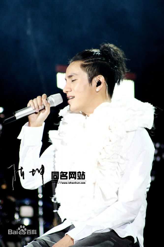 最全陈坤(Chen Kun / Aloys Chen)在《谜ME》生日演唱会中的壁纸