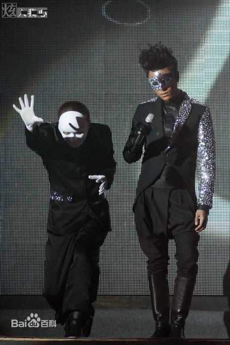 最全陈坤(Chen Kun / Aloys Chen)在《谜ME》生日演唱会中的壁纸