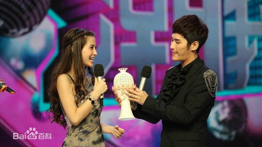 杨颖(Angelababy)做客综艺节目素颜照相册