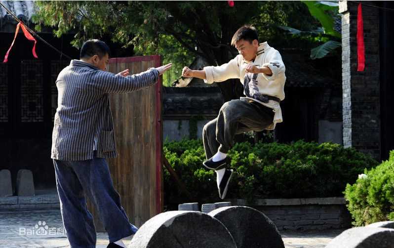王宝强2010年《我的父亲是板凳》剧照