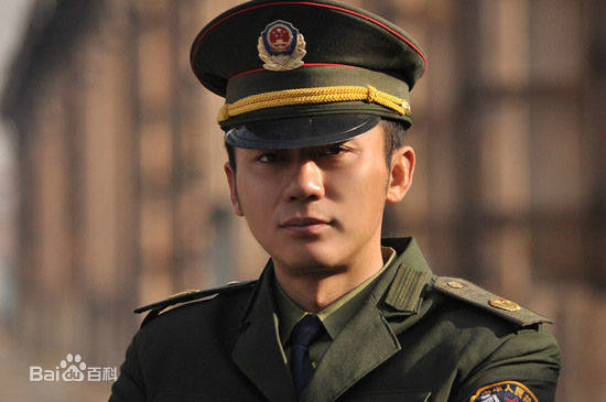 李晨草帽警察图片图集