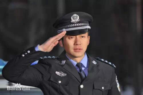 李晨草帽警察图片图集