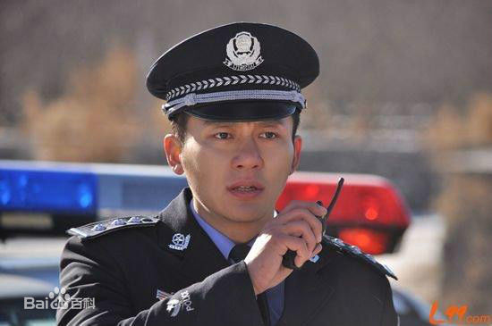 李晨草帽警察图片图集