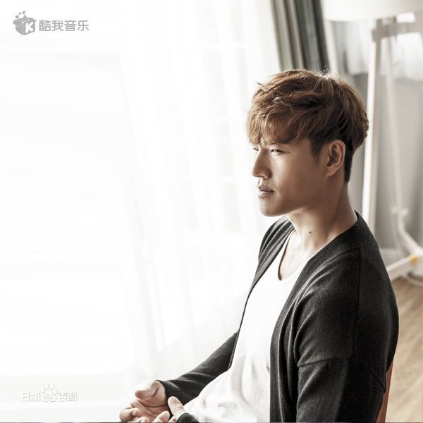 金钟国(（韩），Kim Jong Kook（英）)恨幸福来过素颜照壁纸