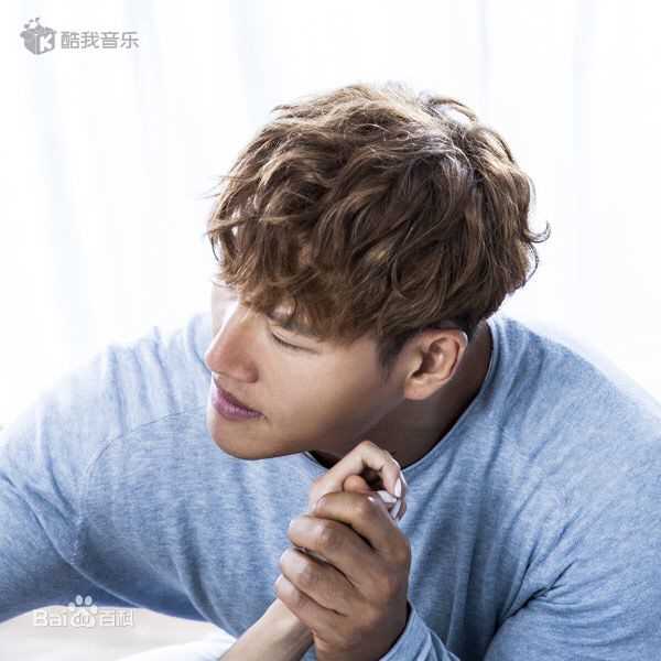 金钟国(（韩），Kim Jong Kook（英）)恨幸福来过素颜照壁纸
