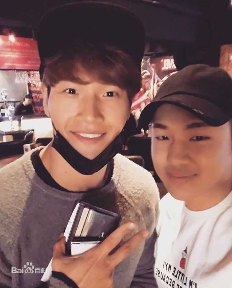 金钟国(（韩），Kim Jong Kook（英）)小伙伴前后照片